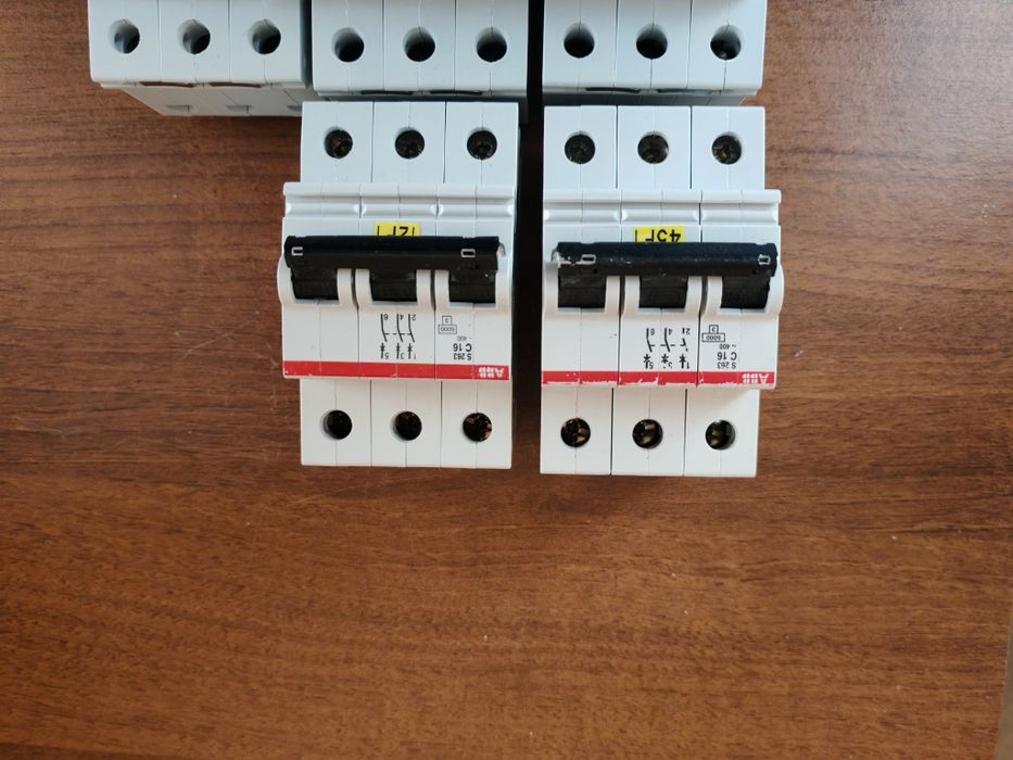 Автоматичний вимикач ABB B16, C16