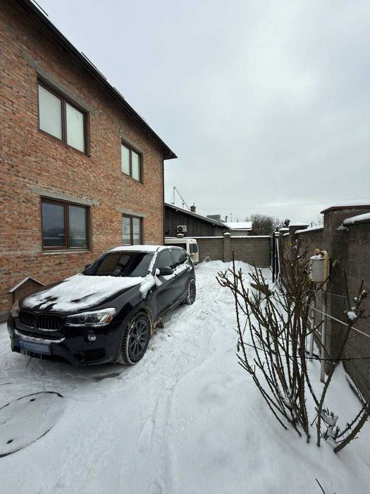 Продаж частини будинку з окремим входом та заїздом вул Шевченка, Львів