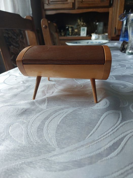 Papierośnica vintage szkatułka patyczak