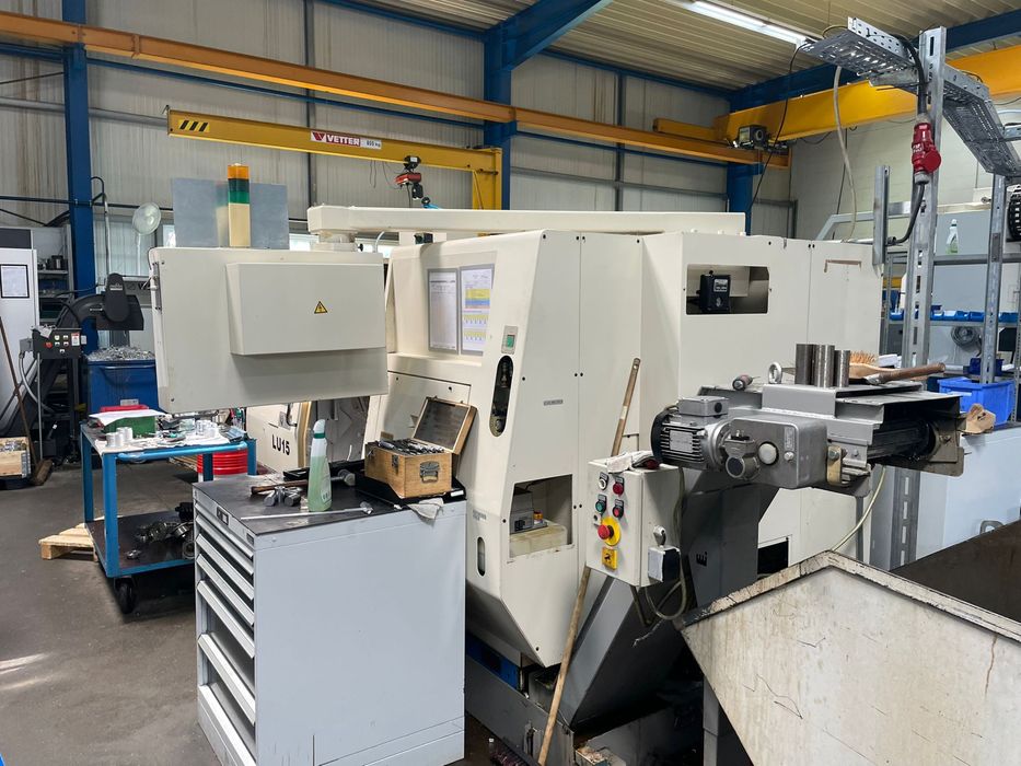 Токарний верстат (токарный станок) Okuma Lu15