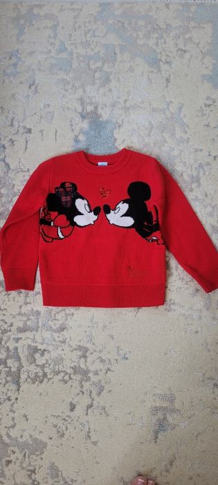Светрик Disney..