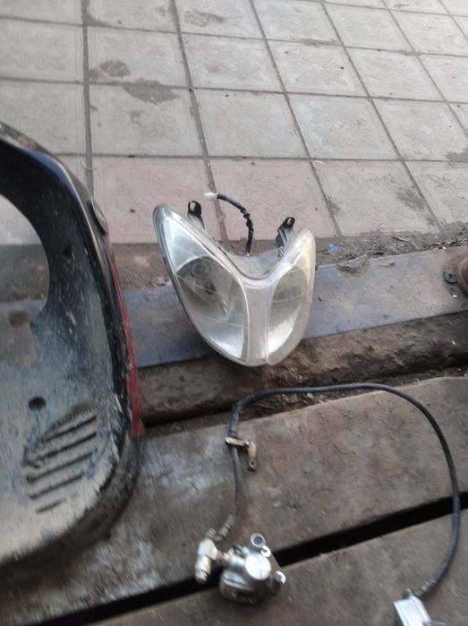 Продам мотор альфа 100кубіків  і є ще мотор від скутера 150тоже звоніт