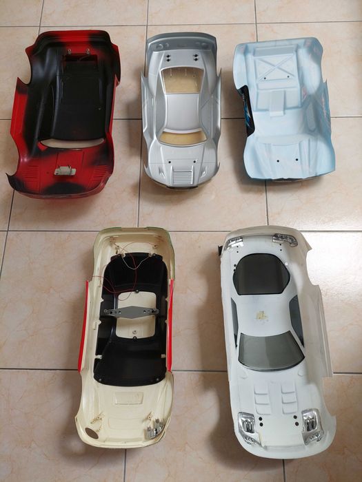 5 carroçaria(2nova=escala 1:10 e 1:12);3usadas escala 1:10;ler anuncio