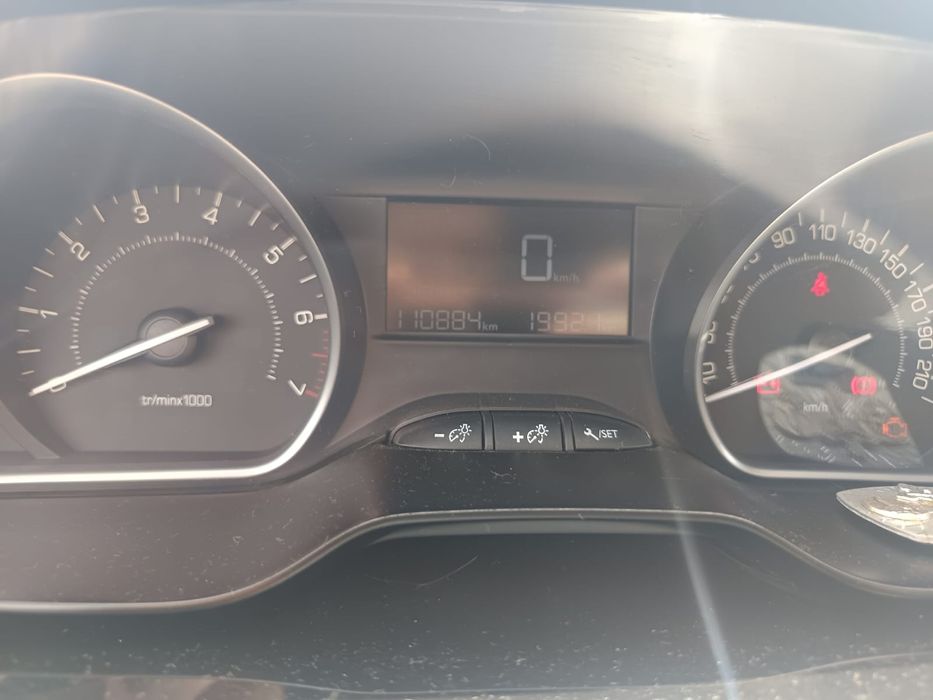 Peugeot 208 1.2  gasolina