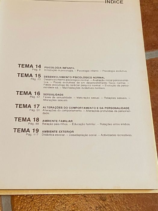 Livro Curso de puericultura