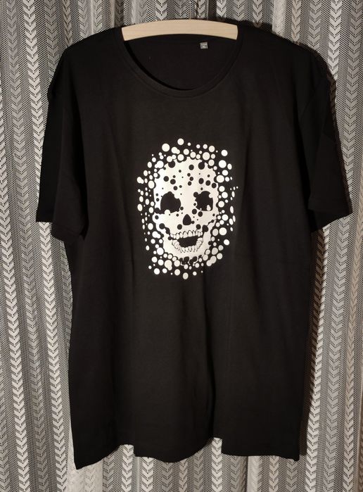 T-shirts Pretas com Caveiras Unisexo