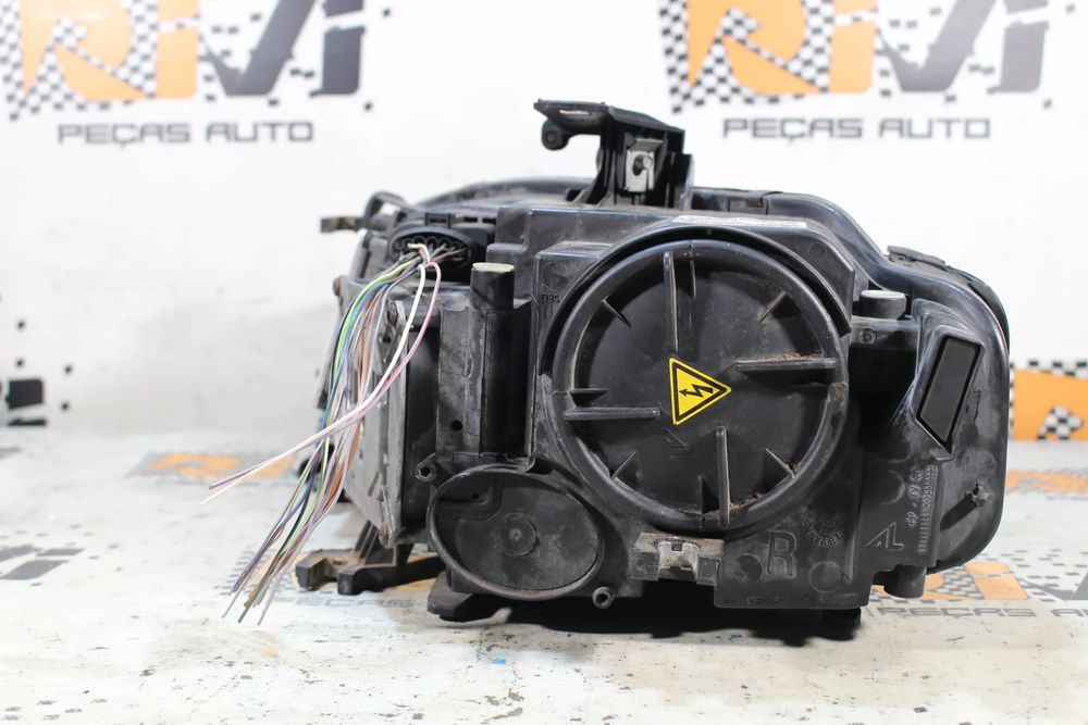 Ótica / farol direita AUDI A4 (8K2, B8)