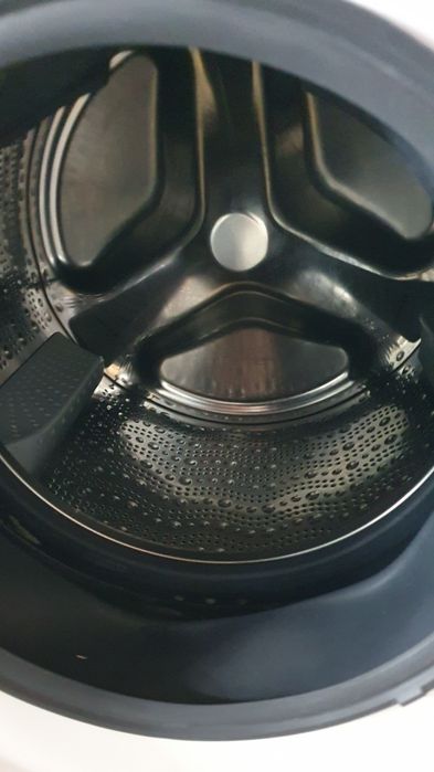 продам  стиралку БОШ БУ 8 серия не запускается