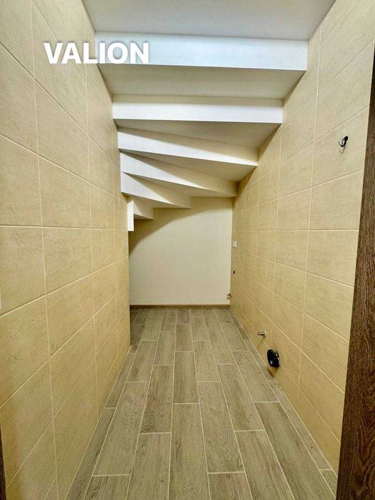 ЦЕГЛЯНИЙ Таунхаус 110 кв.м на 2,7 сот землі з РЕМОНТОМ- ГАЗ опаленням