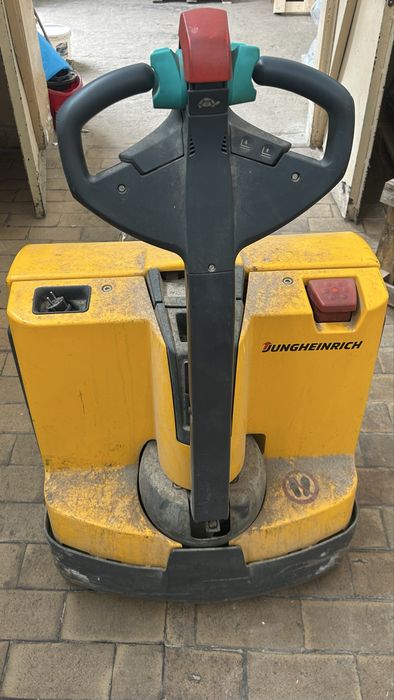 Elektryczny wózek paletowy paleciak Jungheinrich
