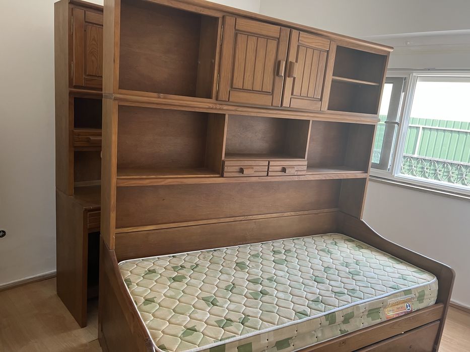 Estúdio e Escrivaninha ler anúncio