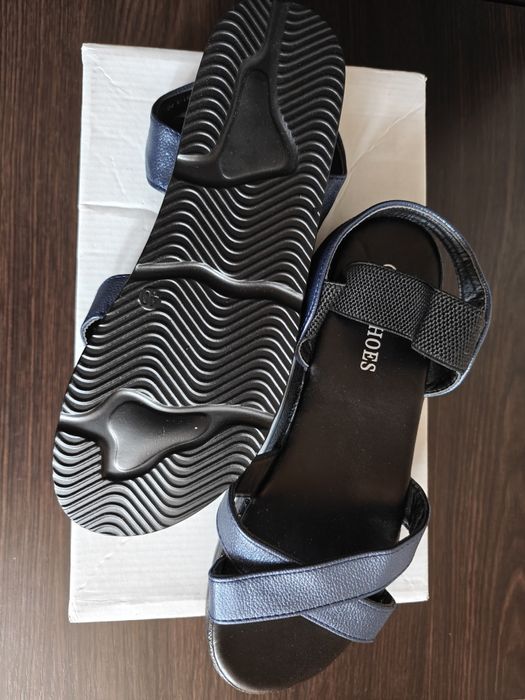 Босоніжки 39 розміру