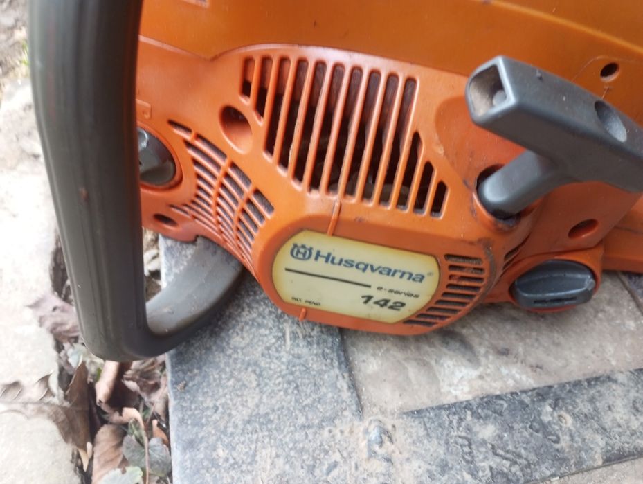 Продам бензолу Хускварна-142