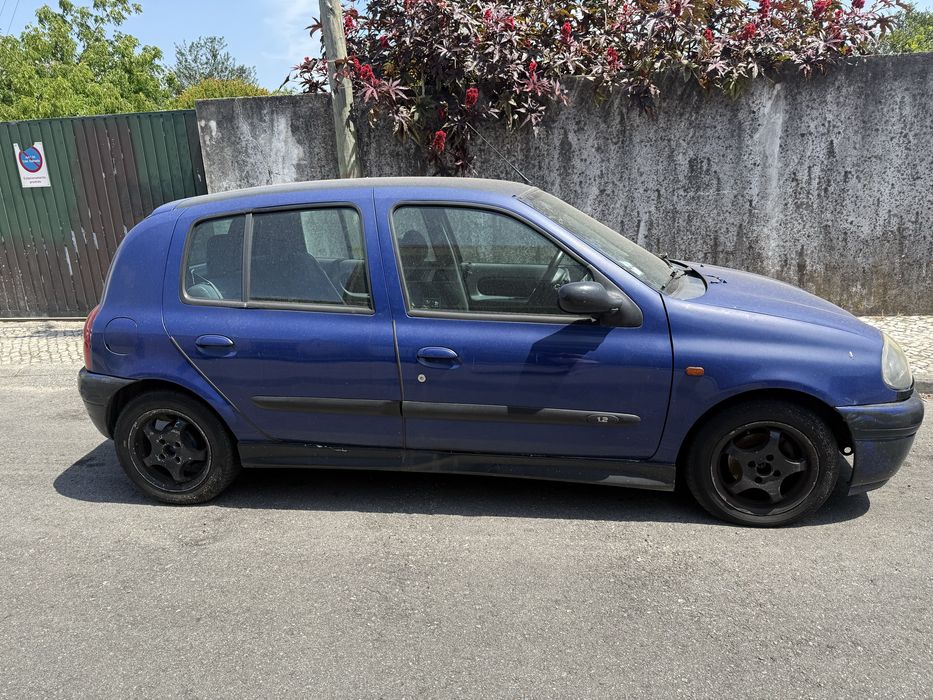 Renault Clio 98