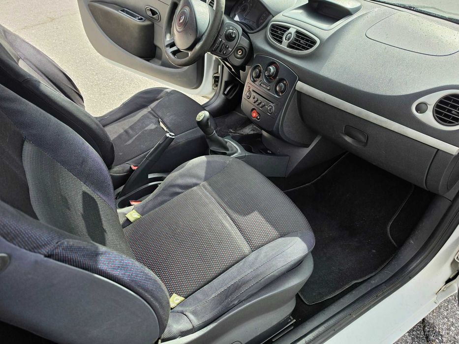Renault clio 3 portas