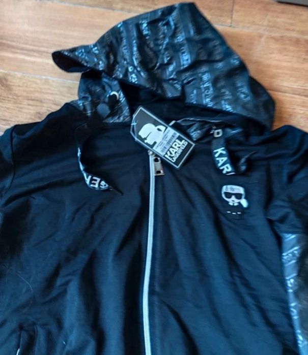 Nowy dres damski w rozmiarze L