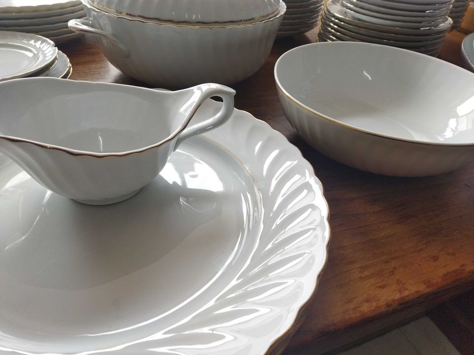 Serviço de jantar "Porcelana quinta nova"