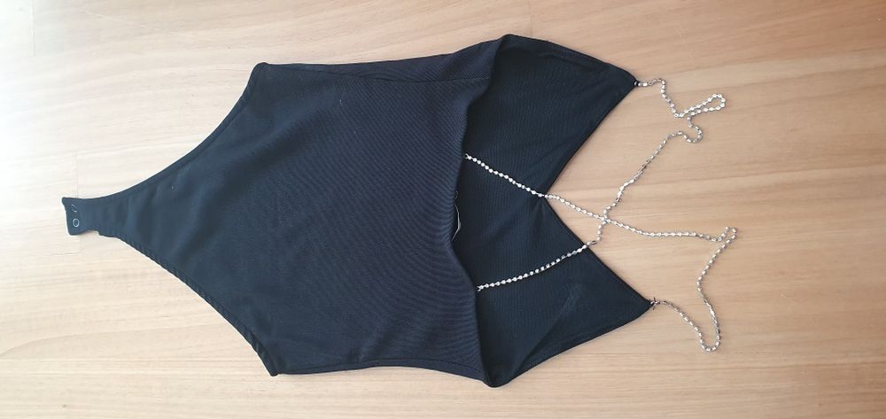 Body preto com brilhantes