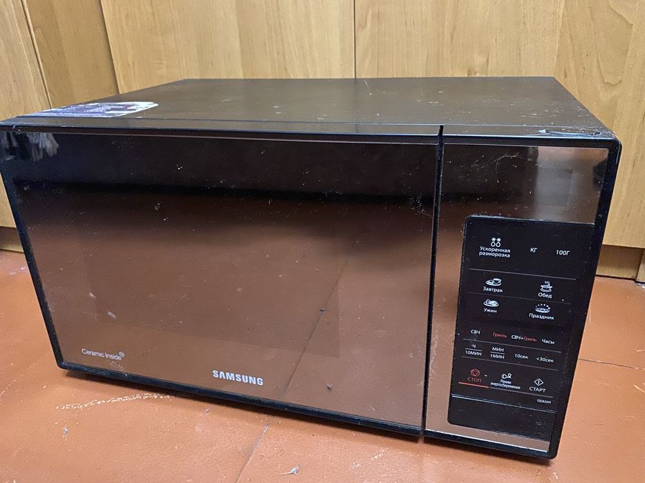 Мікрохвильова піч SAMSUNG GE83XR