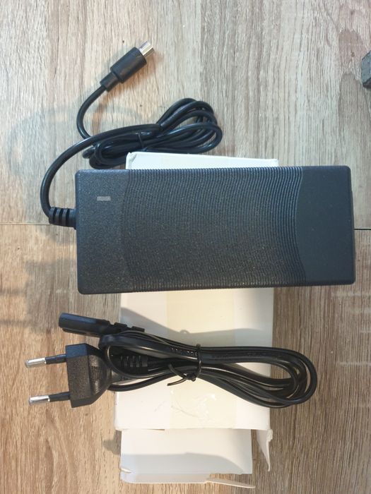 Carregador trotinete Xiaomi/ninebot