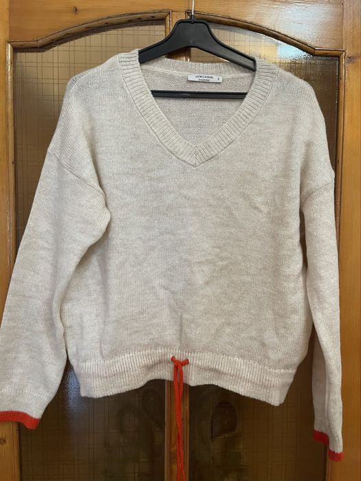 Светр жіночий бежевий