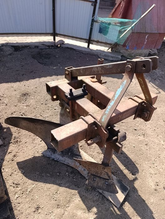 Продам плуг 1-35