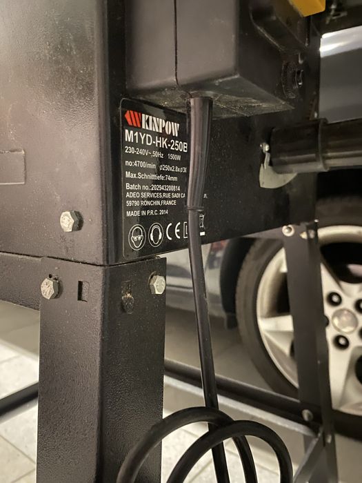 Serra de mesa em bom estado