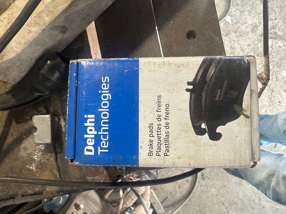 Задні тормозні колодки mitsubishi outlander 2016