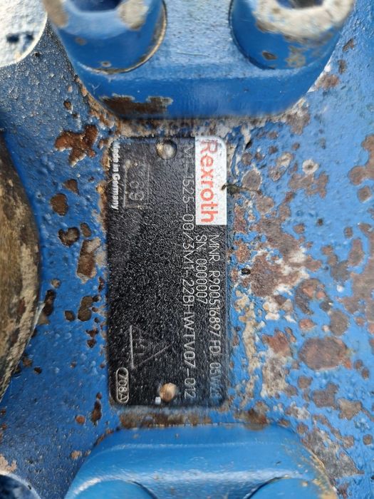 hitachi lx 210 komplet hydrauliki
