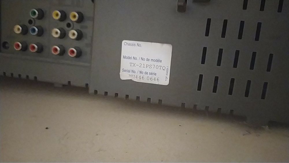 Продам телевізор TX-21PS70TQ, ідеальний для ретро-консолей та дачі!