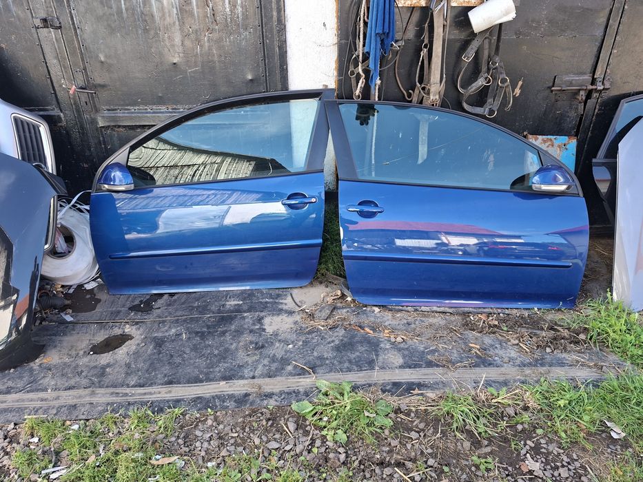 Volkswagen Golf V 5 3 drzwiowy drzwi przód prawe kompletne Europa  LC5J
