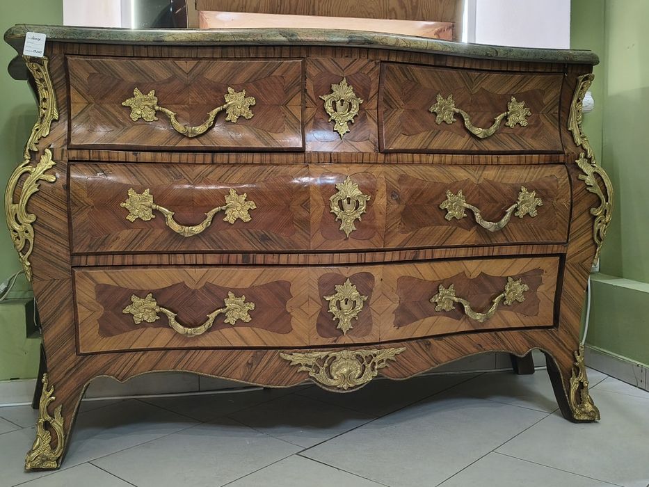 Продам комоди, годинник та дзеркала