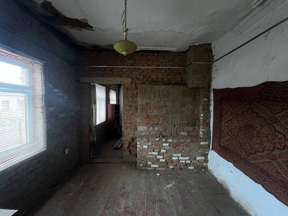 Частина будинку Тараща