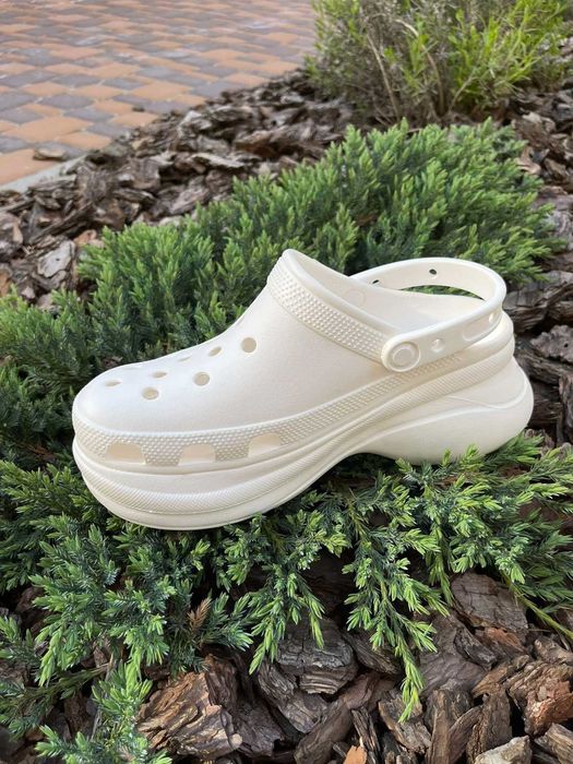 Високе взуття жіночі крокси на платформі Crocs Clasiic Bae Clog
