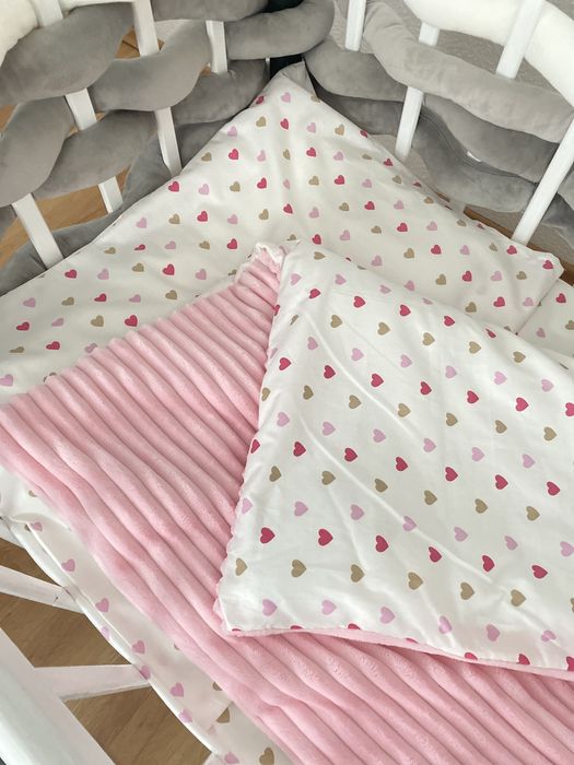 Дитяча постіль у сердечка