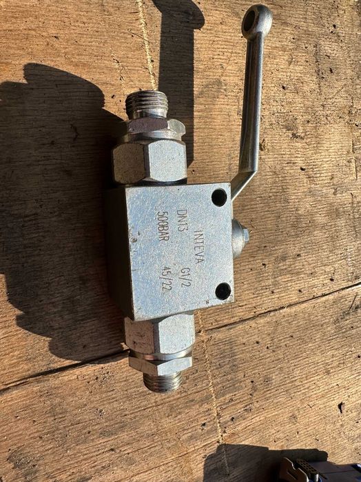 Кран гидравличный