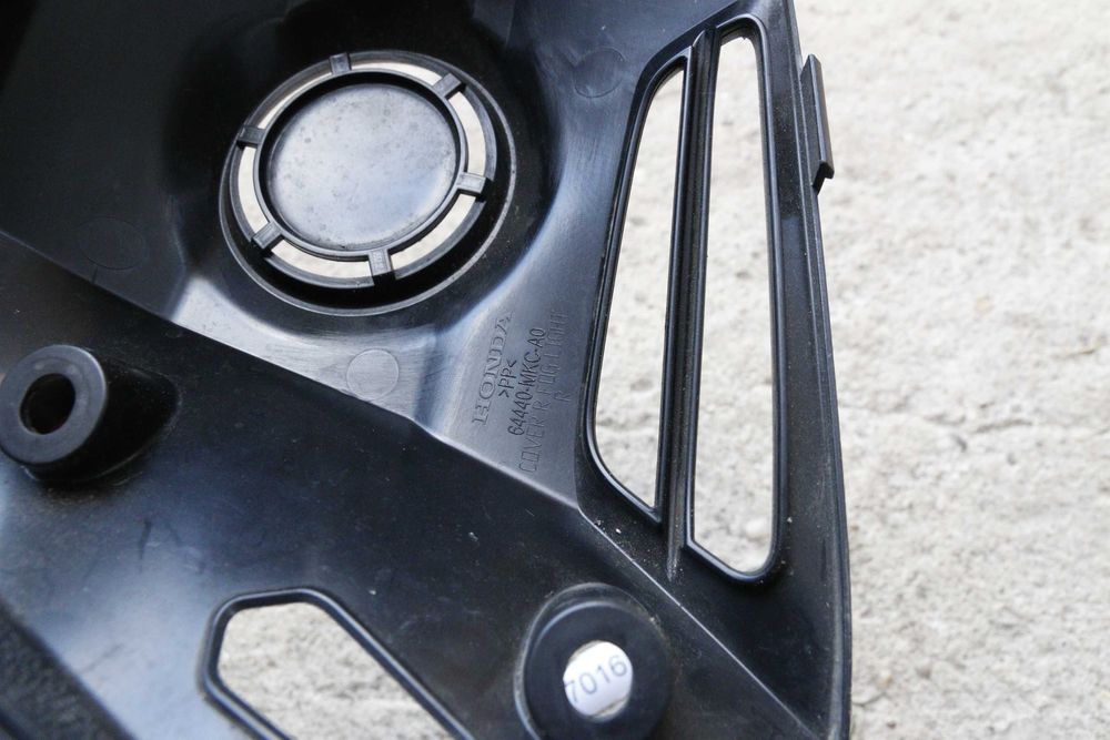 7016 Dolna osłona halogenu Prawa czarna Honda Goldwing GL 1800 |2018+