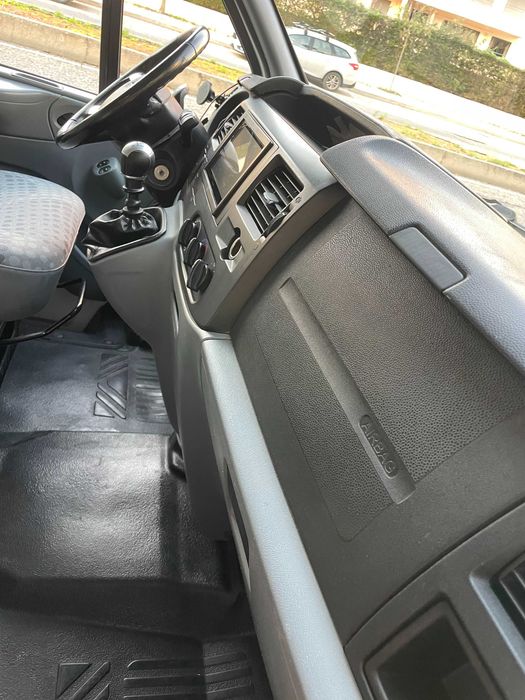 Ford Transit 2013 – 132.000 km – Bom Estado –  Nova Inspeção – Perfeito para Camper