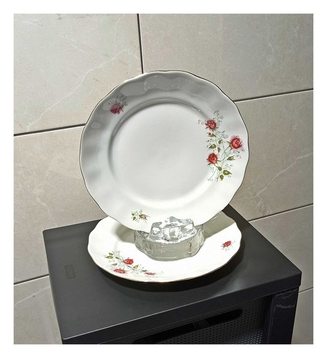 Talerze komplet Karolina róże zestaw PRL