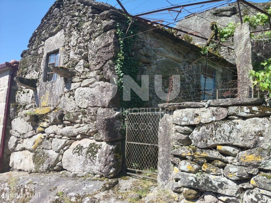 Moradia por recuperar em Carralcova