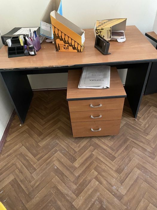Столы офисные и тумба