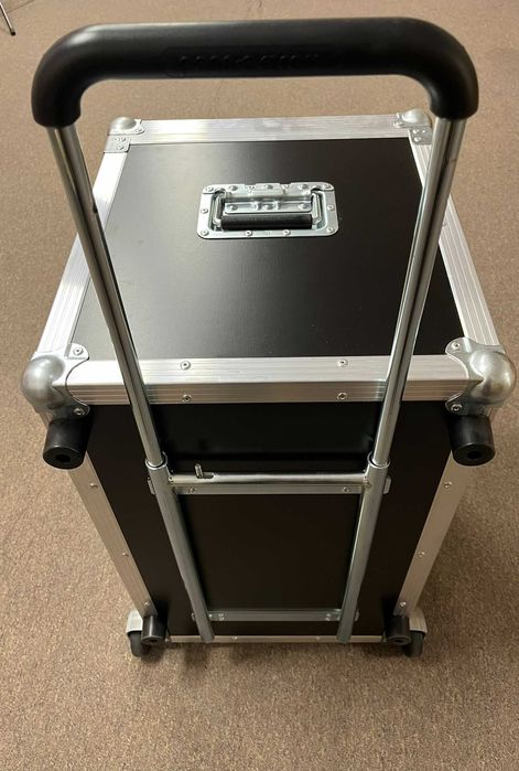 Skrzynia transportowa _ Case.