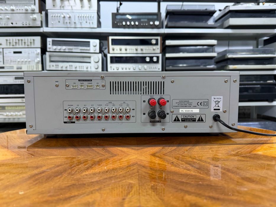 Tani wzmacniacz X4-Tech A/S-1000 Audio Room