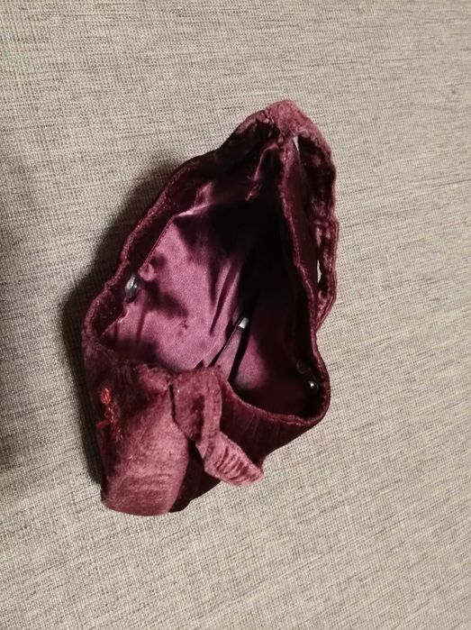 Mala grená de veludo