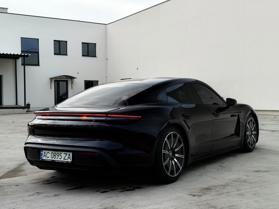 Porsche Taycan 4S ідеальний стан, максимальна комплектація.