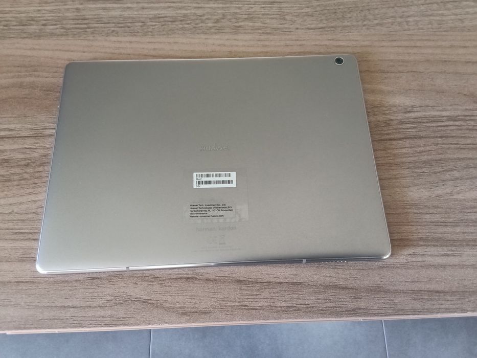 Tablet da marca HUAWEI com Capa