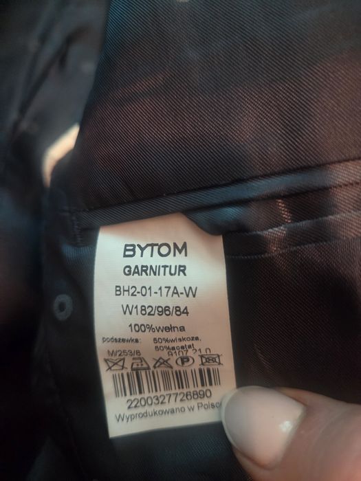 Garnitur marki BYTOM granatowy 182/96/84