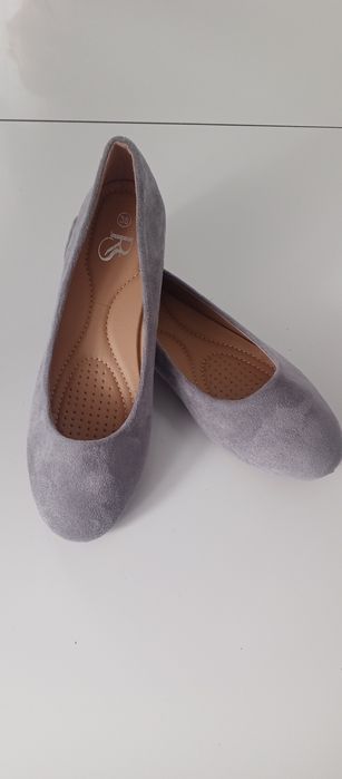 Nowe balerinki zamszowe