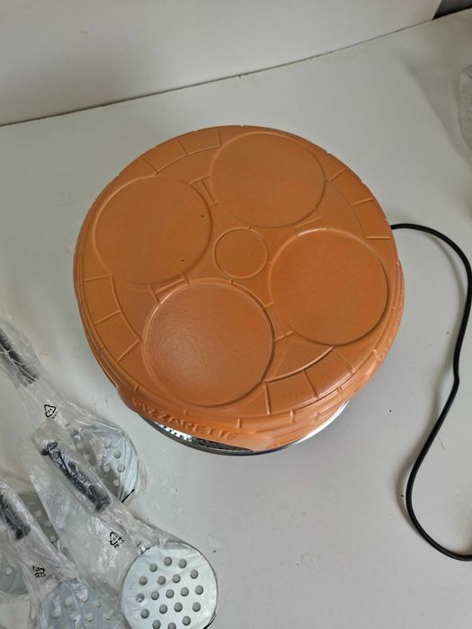 Piec elektryczny do pizzy Emerio 1500W