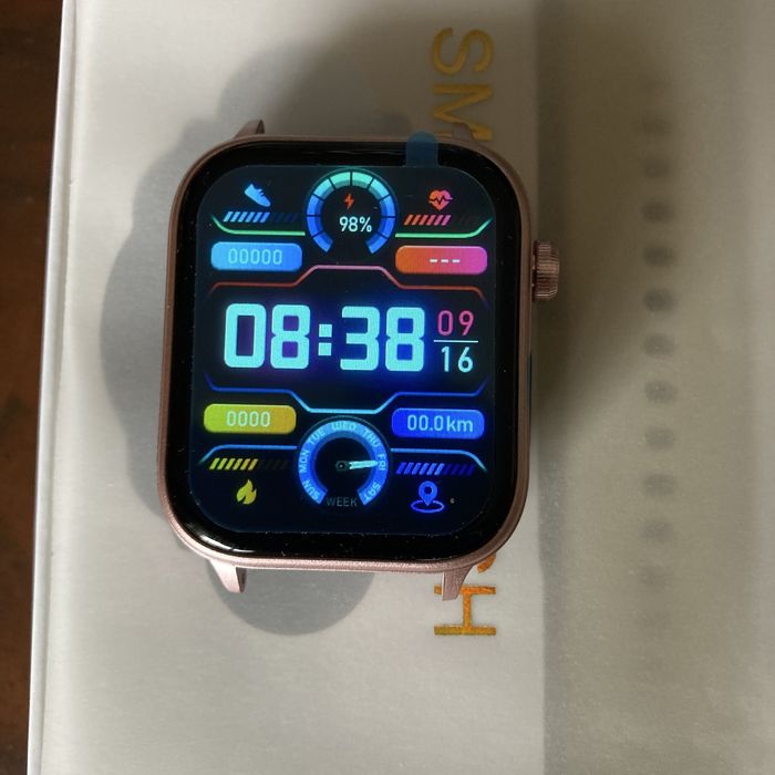 Smart Watch -  feminino - c/aplicações p/a saúde.